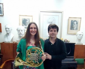 Η ΚΟΡΝΙΣΤΑ ΙΩΑΝΝΑ ΣΚΛΗΡΟΥ, ΚΩΣΤΑΣ ΕΥΑΓΓΕΛΑΤΟΣ ΣΤΗΝ ΕΕΛ