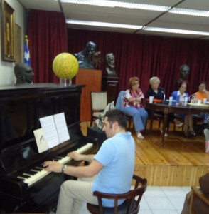 Ο ΠΙΑΝΙΣΤΑΣ ΜΑΡΙΟΣ ΚΑΖΑΣ