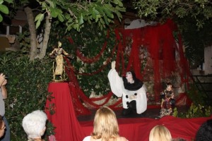 Ο Τάκης Λουκάτος στο Πανηγύρι του Ζάν Κοκτώ.