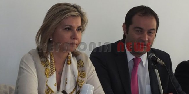 Για γέλια και για κλάματα η κ. Ζέτα Μακρή.