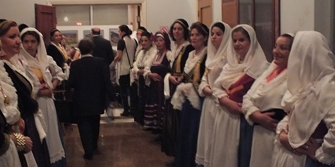 Λύκειο Ελληνίδων: “Σήμερα Γάμος Γίνεται”.