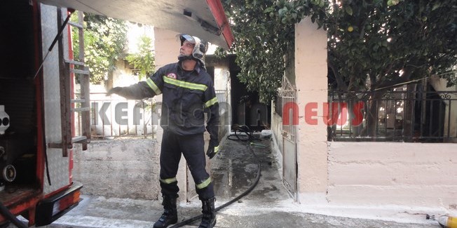 Πυρκαγιά σε αποθήκη στο Αργοστόλι.