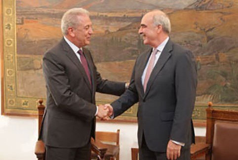 Συνάντηση του Προέδρου της Βουλής κ. Ευ. Μεϊμαράκη με τον Υπουργό Άμυνας κ. Δημήτρη Αβραμόπουλο