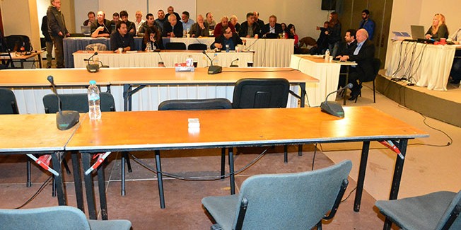 Είναι…μόνιμη η αποχώρηση της  αντιπολίτευσης;