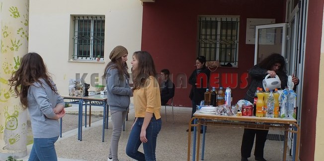 Χριστουγεννιάτικο παζάρι  από την  Τρίτη τάξη του Βαλλιάνειου Λυκείου Κεραμειών