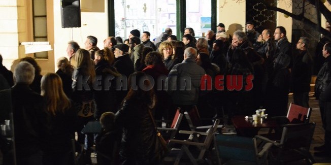 Η συγκέντρωση της Πλατείας Καμπάνας.