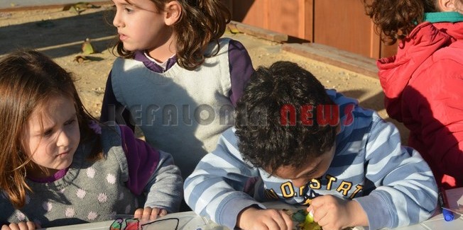 Ένα μεγάλο εργαστήρι η πλατεία  Ληξουρίου.