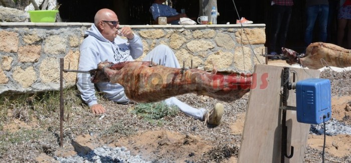 Σούβλες στην άμμο, στο Vatsa Club