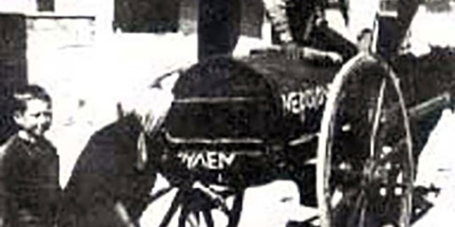 Δεκαπέντε + ένα επαγγέλματα που χάθηκαν ή είναι υπό εξαφάνιση.