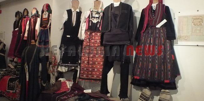 Μια εκπληκτική έκθεση ιστορικών κειμηλίων στο Θέατρο.