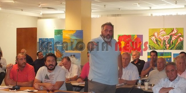 Τέλειωσε μέσα σε ένταση και επεισόδια το Δημ. Συμβούλιο.  (video)