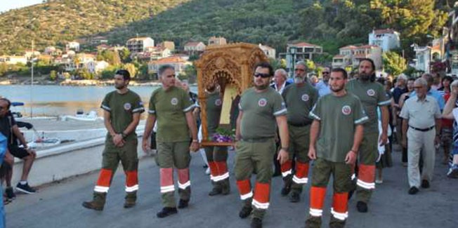 Εικόνες από τη λιτανεία στην Αγ.  Ευφημία.
