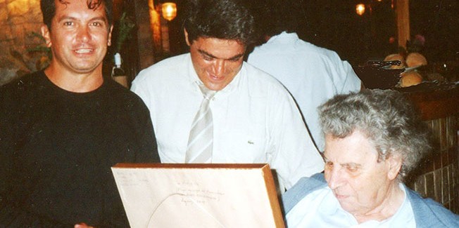 ΕΥΧΕΣ ΣΤΟΝ ΜΙΚΗ ΘΕΟΔΩΡΑΚΗ