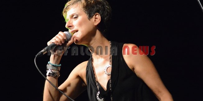 Πάθος-κέφι-χορό στην συναυλία της Αναστασίας Μουτσάτσου στην Αγία Ευφημία