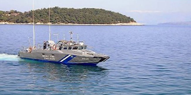 Ιστιοφόρο προσέκρουσε σε βράχο στο  Κατελειό.