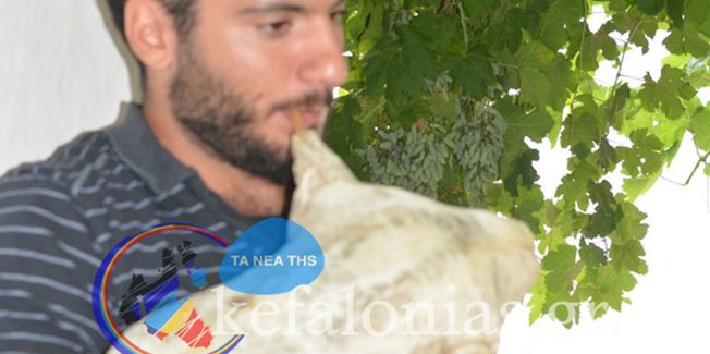 Κατασκευή της πρώτης Κεφαλονίτικης Τσαμπούνας από τον Μπάμπη Κακαρούμπα