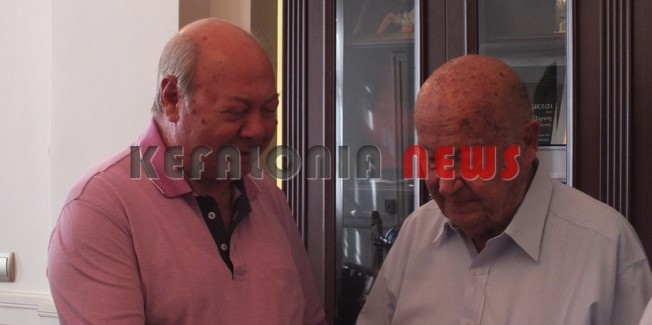 Τις μελωδίες του Μίμη Πλέσσα ο χρόνος δεν τις φθείρει.