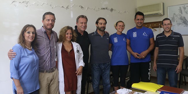 Δωρεά ενός λαρυγγοσκοπίου στο Νοσοκομείο.