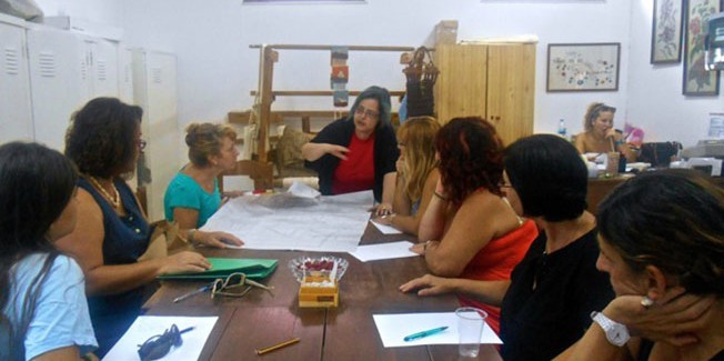 Σεμινάρια κεντητικής τέχνης και χειροτεχνίας, τεχνικής του μακραμέ και κοπτικής-ραπτικής