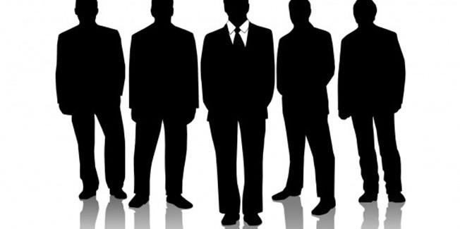 Ένας από εμάς  ή μάλλον Ένας από εσάς