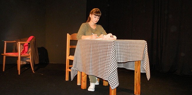 ΦΩΤΟΓΡΑΦΙΕΣ ΑΠΟ ΤΙΣ ΠΡΟΒΕΣ ΤΗΣ  ΝΕΑΝΙΚΗΣ ΣΚΗΝΗΣ ΤΟΥ ΕΘΚ