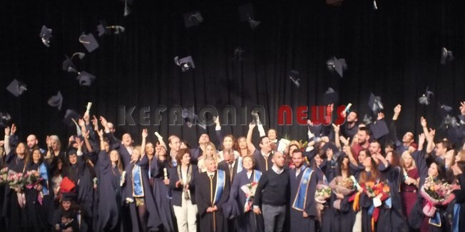 Ορκομωσία των Φοιτητών του ΤΕΙ στο Θέατρο “Ο ΚΕΦΑΛΟΣ”.