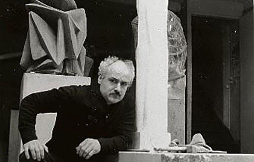 Αφιέρωμα στον Γεράσιμο Σκλάβο στον  Πειραιά.