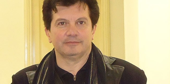 Στον Πειραιά εκθέτει ο Κώστας  Ευαγγελάτος.