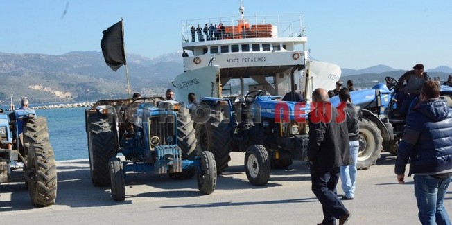 Συμβολικό κλείσιμο του λιμανιού στο  Ληξούρι από Τρακτέρ και Ταξί