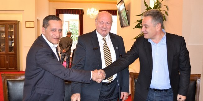 Υπεγράφη η σύμβαση για την Πλατεία Βαλλιάνου