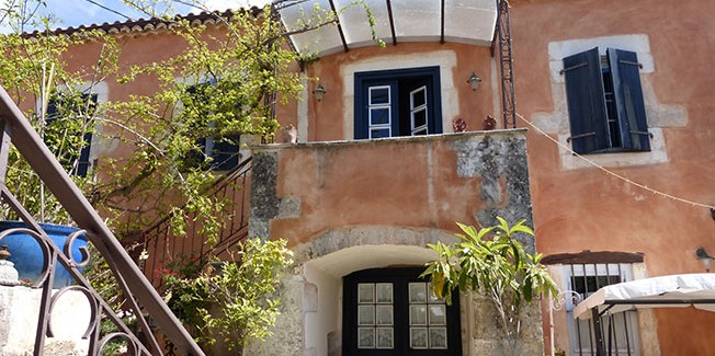 Βράβευση του Μουσείου Ξενοδοχείου Γεώργιος Μολφέτας από τα Luxury Travel Awards