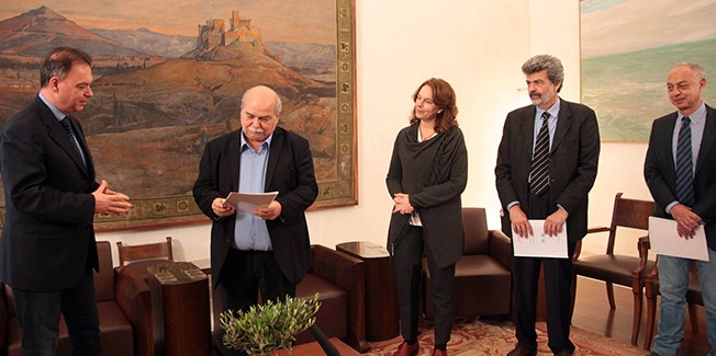 Επίδοση Έκθεσης πεπραγμένων Γραφείου κρατικού προϋπολογισμού.