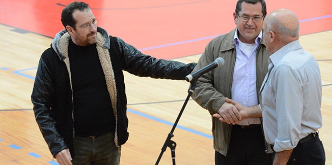 Το 2ο Δημοτικό Σχολείο τίμησε τον  Παναγή Μοσχόπουλο +video