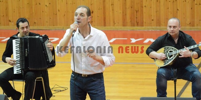 Με τον υπέροχο Γεράσιμο Ανδρεάτο  άνοιξαν οι εκδηλώσεις της Αποκριάς στο Ληξούρι +video