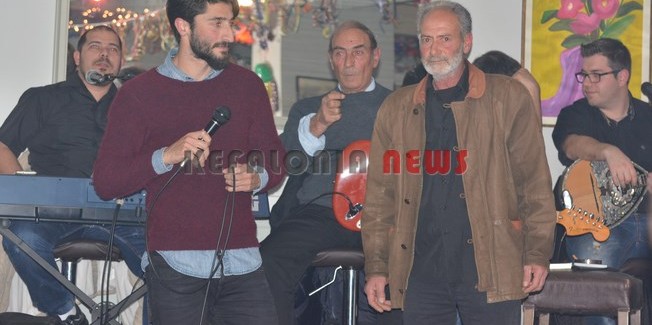 Στον αποκριάτικο χορό του Παλληξουριακού.