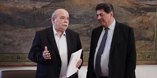 Στον Πρόεδρο της Βουλής η  Έκθεση του Συνηγόρου του Καταναλωτή για το 2015