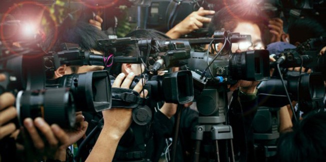 Κλαυθμοί κι οι οδυρμοί για τους δημοσιογράφους που ….τιμωρήθηκαν!!