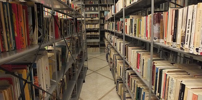 Να αντιμετωπιστούν ΤΩΡΑ τα οξύτατα  προβλήματα στη λειτουργία της Κοργιαλενείου Βιβλιοθήκης