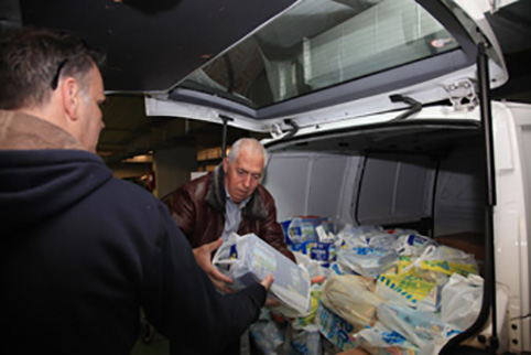 Αλληλεγγύη στους πρόσφυγες από τους εργαζόμενους στη  Βουλή