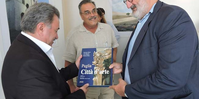 Συνάντηση Περιφερειάρχη με τον Περιφερειάρχη  Απουλίας