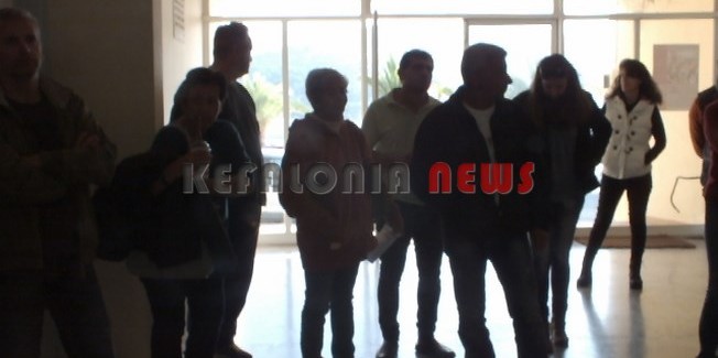 Απογοητευτική η συμμετοχή στη συγκέντρωση