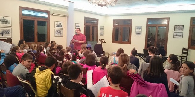 Παιδική χορωδία προετοιμασίας και ένταξης Φ.Σ.Λ.