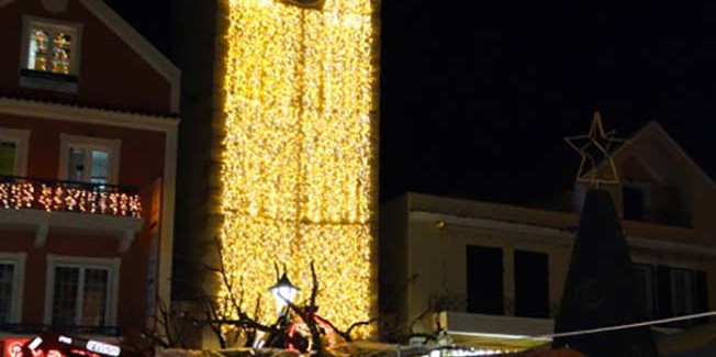 Με τους Παραολυμπιονίκες μας, το Άναμμα του Χριστουγεννιάτικου Δένδρου του Δήμου Κεφαλονιάς στο Αργοστόλι.