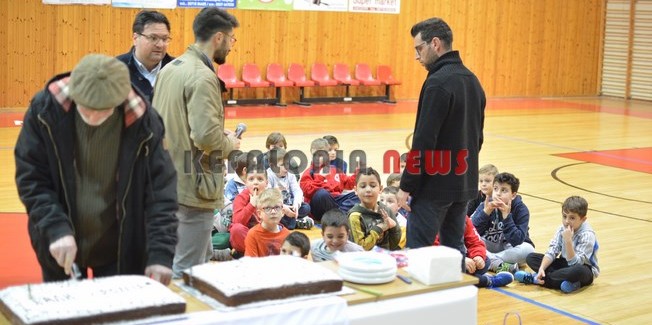 4 Βασιλόπιτες εκοψε ο Παλληξουριακός