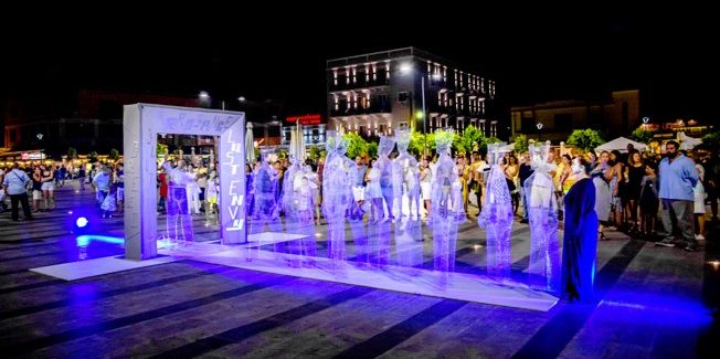 Εντυπωσίασε η VEGGERA Open Air Art Installation, του εικαστικού Κοσμά Κρούσσου , στο Αργοστόλι.