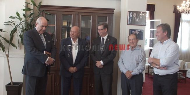 Τίμησαν τον Καναδό Πρέσβη κ. Keith Morrrill.