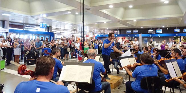 Farewell Concert από την Κ.Ο.Θ. στο αεροδρόμιο   «Μακεδονία» της Θεσσαλονίκης.