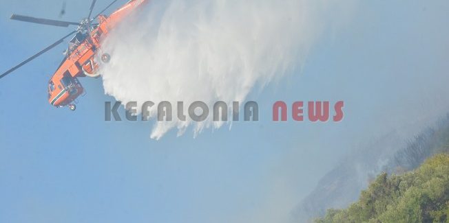 Τρίωρη μάχη με τις φλόγες έδωσαν οι  Πυροσβέστες