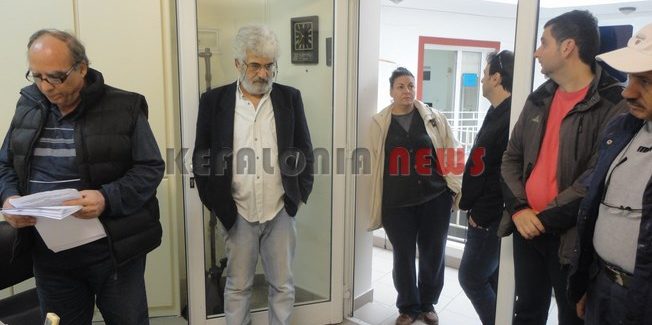 Παράσταση διαμαρτυρίας στην Εφορία από την ΠΑΣΕΒΕ