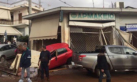 Οι πλημμυροπαθείς έχουν χάσει μέσα  στην λάσπη, συνταγές, βιβλιάρια, χρήματα αλλά έχουν ανάγκη από τα φάρμακά τους.
